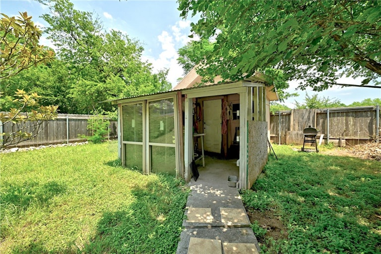 Photo 10 of 10 - 1109 Perry Rd, Austin, TX 78721