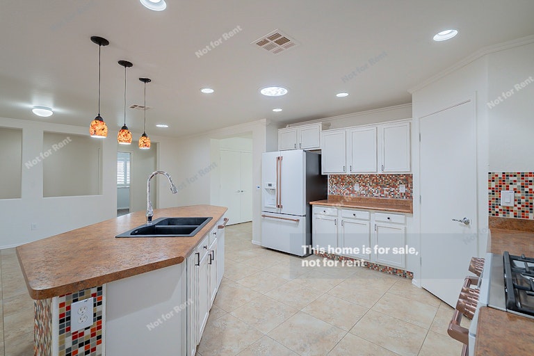 Photo 9 of 26 - 7998 W Pleasant Oak Way, Florence, AZ 85132