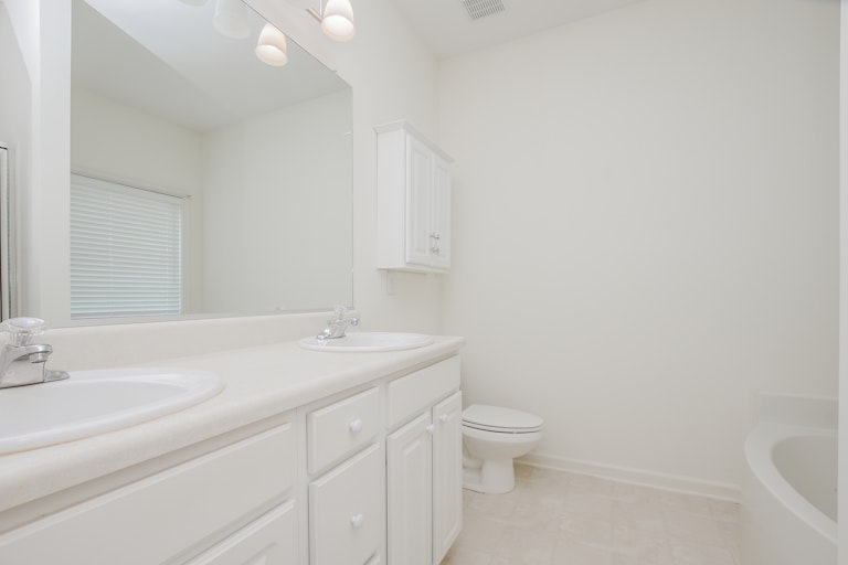 Photo 18 of 25 - 3329 Archdale Dr, Raleigh, NC 27614
