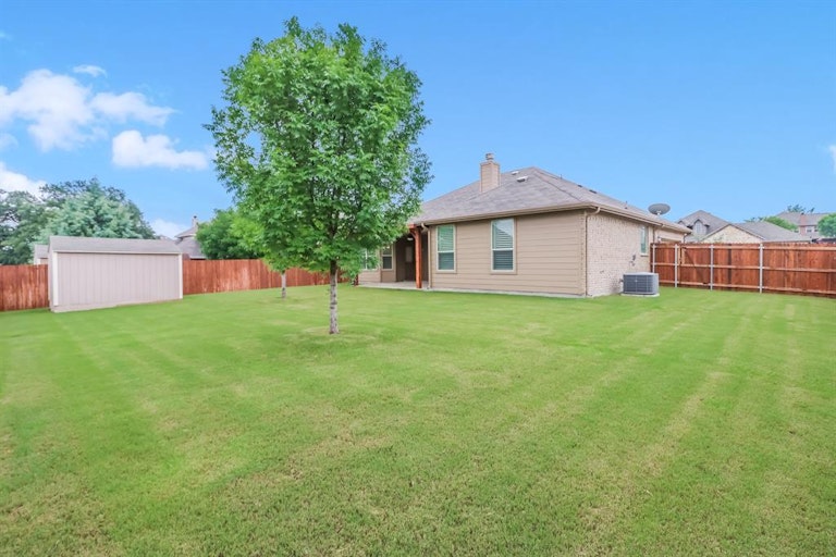 Photo 22 of 25 - 1629 Signature Dr, Weatherford, TX 76087