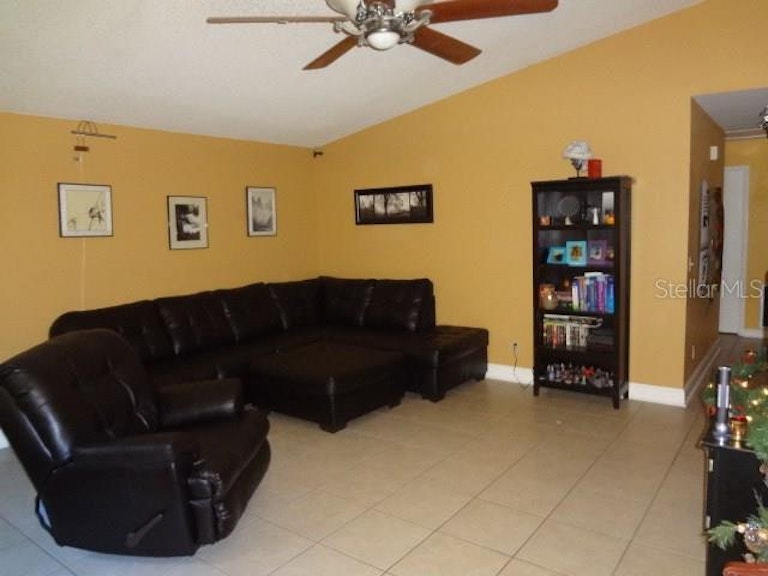 Photo 7 of 15 - 4325 68th Ave N, Pinellas Park, FL 33781