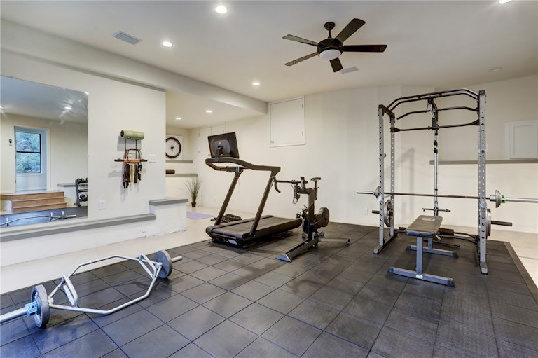 Photo 31 of 40 - 6301 Mountainclimb Dr, Austin, TX 78731