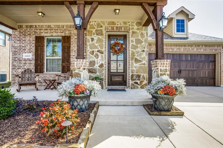 Photo 4 of 31 - 10809 Frost Pl, McKinney, TX 75071