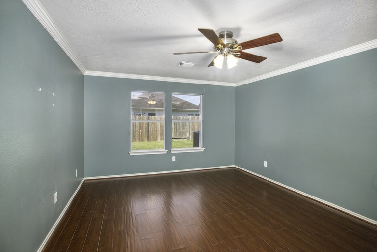 Photo 11 of 17 - 15022 Sunset Villa Ct, Humble, TX 77396