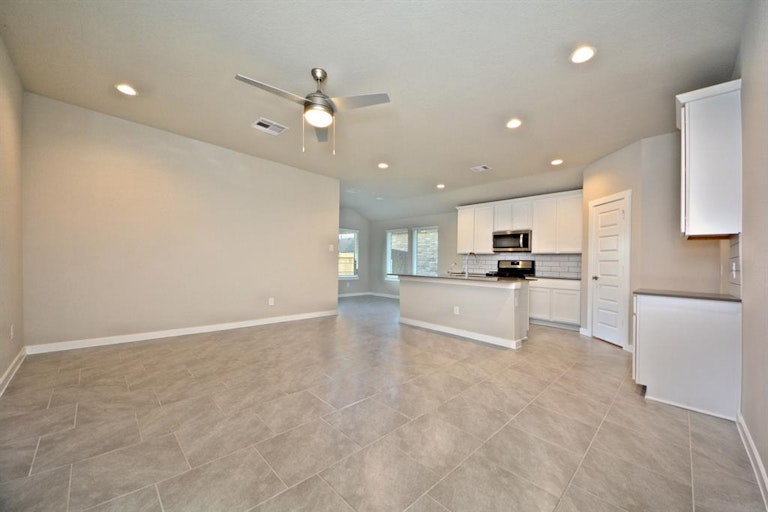Photo 5 of 25 - 6919 Telford Hollow Trl, Richmond, TX 77407