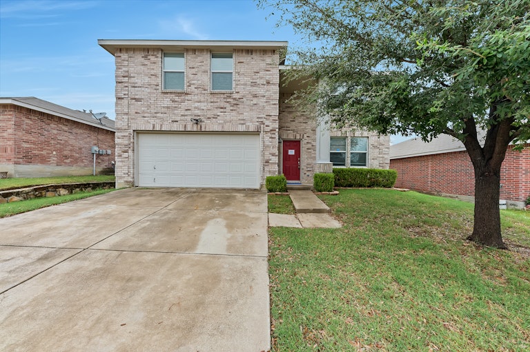 Photo 26 of 26 - 740 Tuscany Trl, Fort Worth, TX 76179
