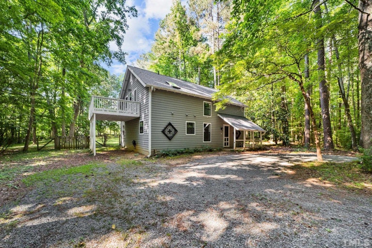 Photo 14 of 36 - 317 Stony Hill Rd, Chapel Hill, NC 27516