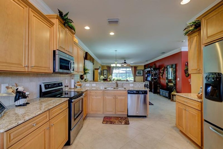 Photo 13 of 23 - 20223 Pezzana Dr, Venice, FL 34292