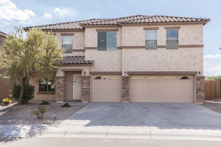 Photo 1 of 27 - 6704 S 54th Ln, Phoenix, AZ 85339