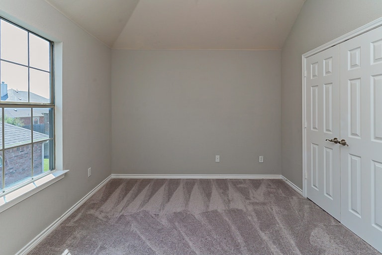 Photo 30 of 32 - 6813 White River Dr, Fort Worth, TX 76179