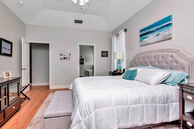 Photo 41 of 72 - 18910 Maisons Dr, Lutz, FL 33558