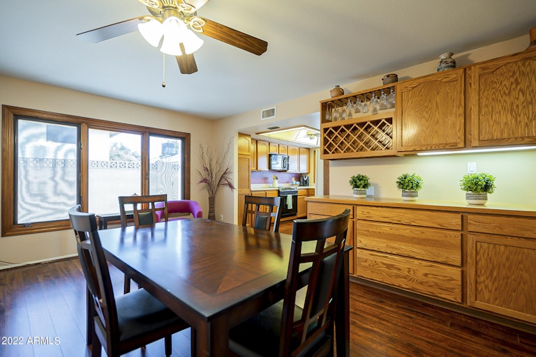 Photo 17 of 35 - 8337 E San Miguel Ave, Scottsdale, AZ 85250