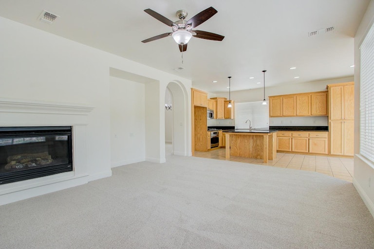 Photo 12 of 27 - 4018 Pinoche Peak Way, Rancho Cordova, CA 95742