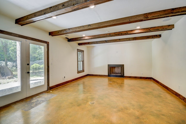 Photo 16 of 31 - 52 Edgewood Vis, Newnan, GA 30265
