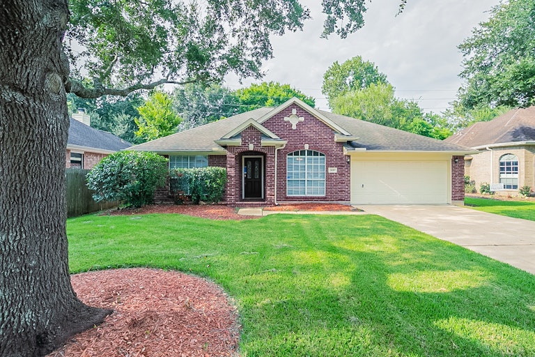 Photo 26 of 26 - 3839 Canton Dr, Pearland, TX 77584