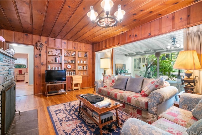 Photo 14 of 25 - 2401 S 3rd Ave, Arcadia, CA 91006