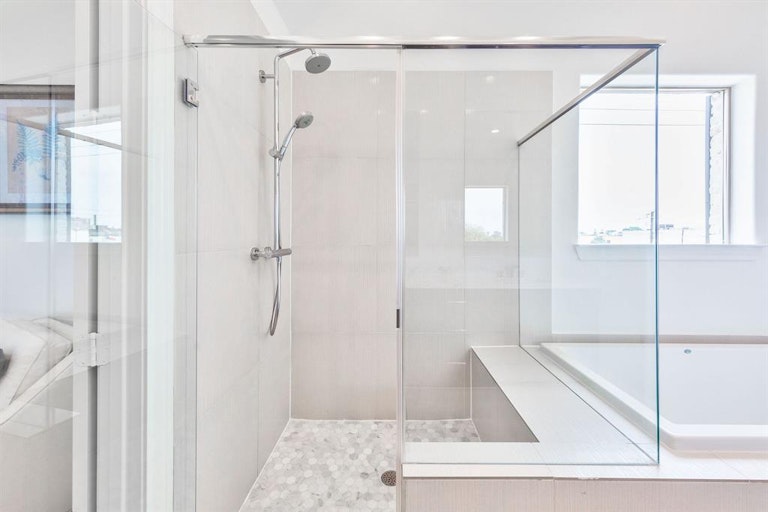 Photo 6 of 13 - 818 Cage St, Houston, TX 77020