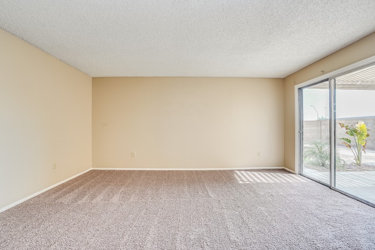 Photo 6 of 32 - 2176 E Ellis Dr, Tempe, AZ 85282