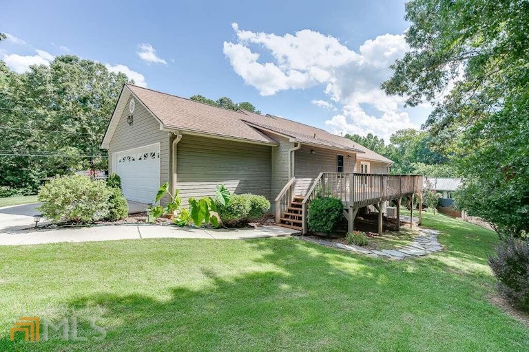Photo 28 of 36 - 6483 Wildwood Trl, Flowery Branch, GA 30542
