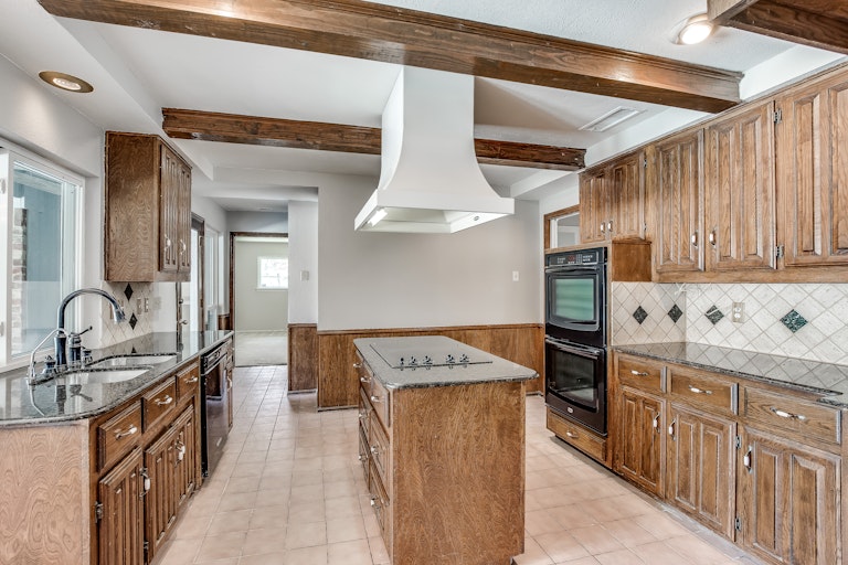 Photo 3 of 27 - 2133 Canyon Valley Trl, Plano, TX 75023