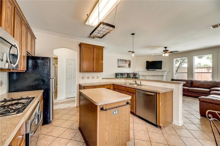 Photo 4 of 24 - 9500 Winter Park Dr, Frisco, TX 75035