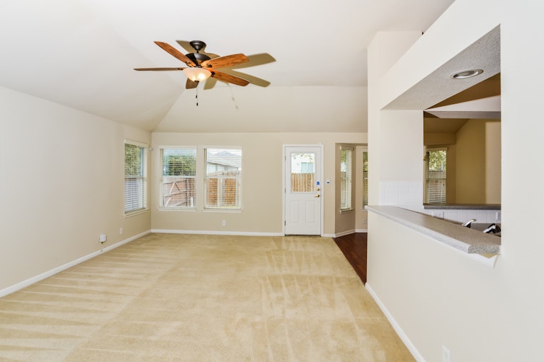 Photo 11 of 27 - 9707 Autumn Pl, Converse, TX 78109