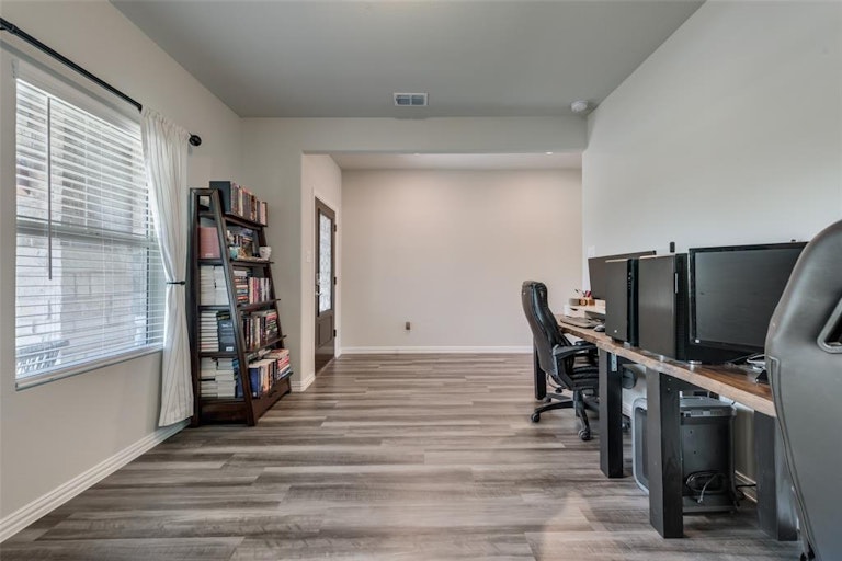 Photo 6 of 40 - 448 Crystal Clear Ln, Princeton, TX 75407