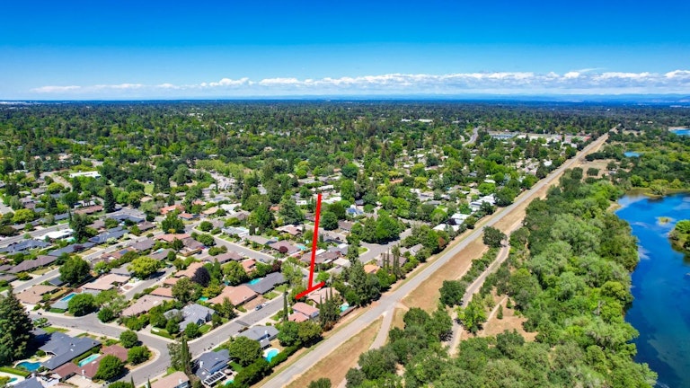 Photo 61 of 70 - 4040 Crondall Dr, Sacramento, CA 95864