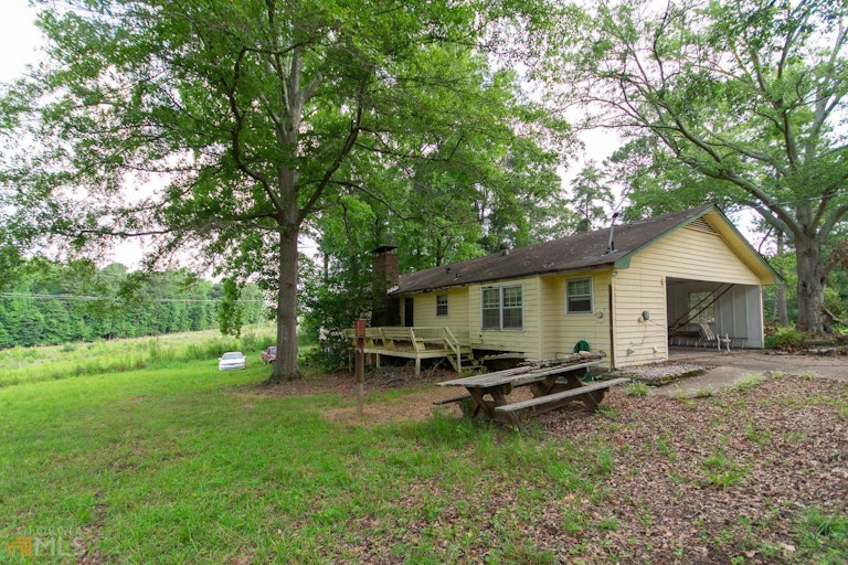 Photo 30 of 37 - 173 Kite Lake Rd, Fayetteville, GA 30214
