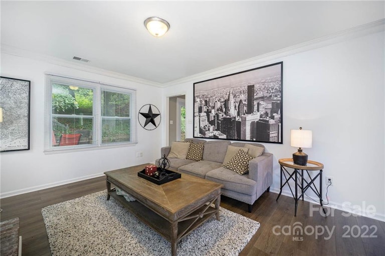 Photo 6 of 28 - 1129 Well Spring Dr, Charlotte, NC 28262