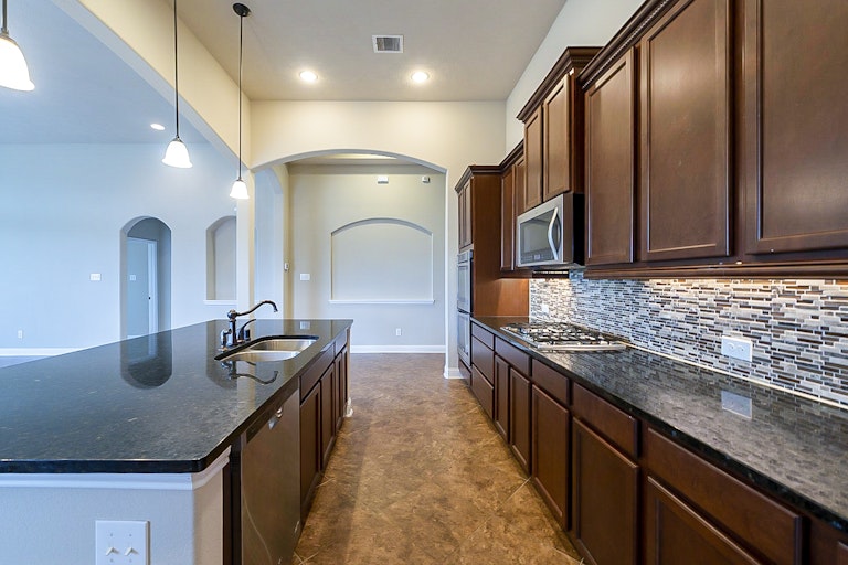Photo 9 of 30 - 2457 Porto Way, League City, TX 77573
