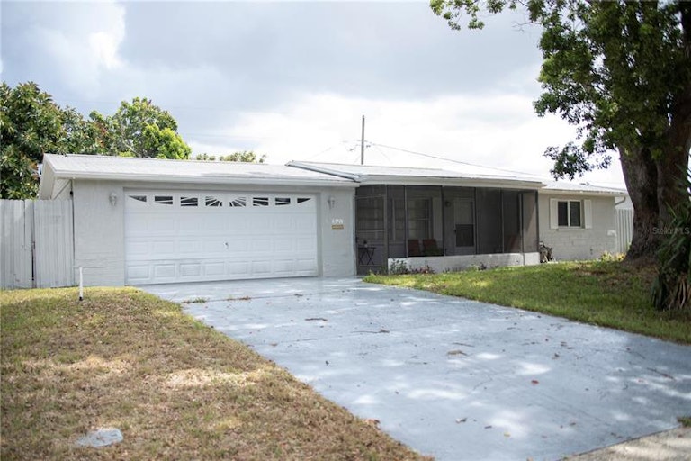 Photo 3 of 72 - 5121 Dove Dr, New Port Richey, FL 34652