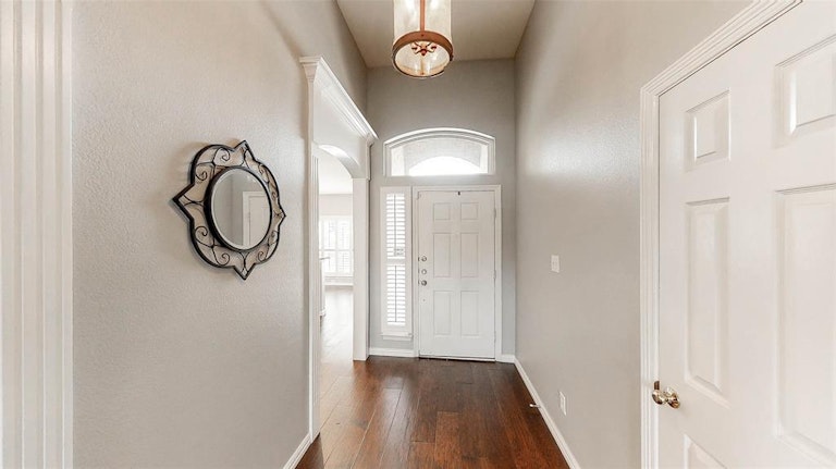 Photo 5 of 34 - 1800 Tara Ct, Flower Mound, TX 75028