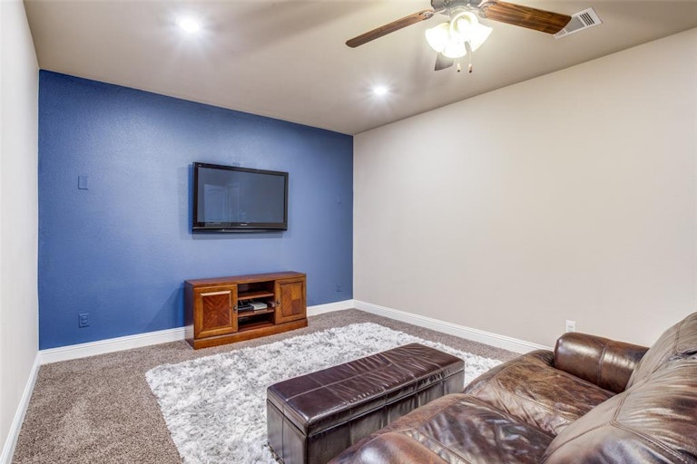 Photo 22 of 31 - 10809 Frost Pl, McKinney, TX 75071