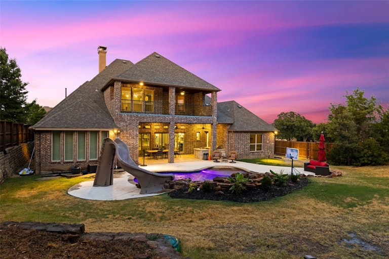 Photo 32 of 40 - 1041 Wagner Way, Lantana, TX 76226