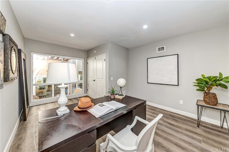 Photo 15 of 33 - 408 Pinehurst Ct, Fullerton, CA 92835