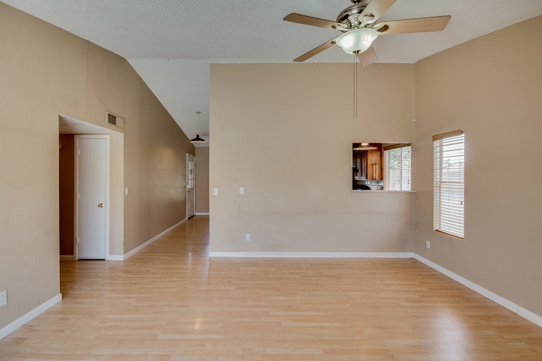 Photo 4 of 31 - 308 W Scott Ave, Gilbert, AZ 85233