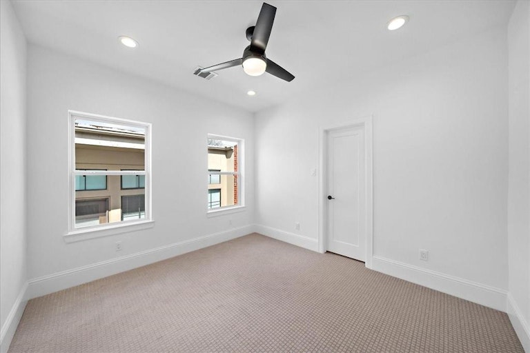 Photo 30 of 46 - 1420 Alexander St, Houston, TX 77008