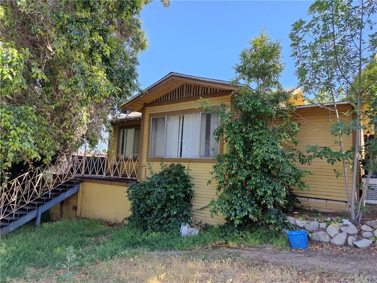 Photo 1 of 16 - 2384 Norwalk Ave, Los Angeles, CA 90041