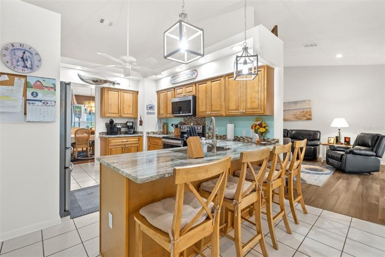 Photo 19 of 40 - 5085 Florentine Ct, Spring Hill, FL 34608