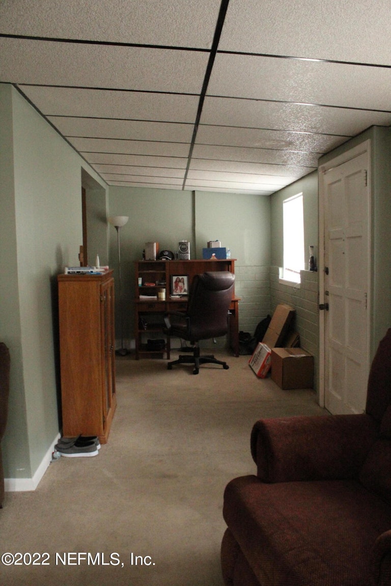 Photo 9 of 25 - 7601 Wycombe Dr N, Jacksonville, FL 32277