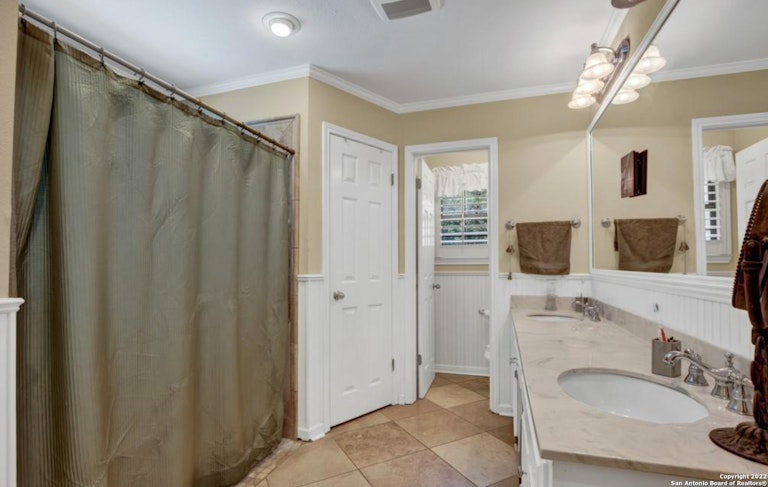 Photo 24 of 48 - 1820 Cypress Rapids Dr, New Braunfels, TX 78130