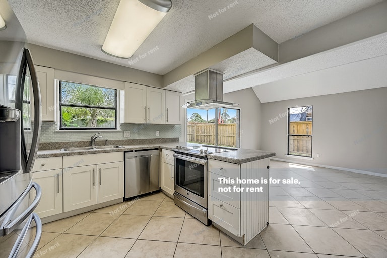 Photo 26 of 32 - 517 Robles Ln, Ponte Vedra Beach, FL 32082