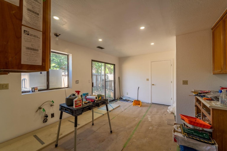 Photo 12 of 25 - 854 Gulfwind Way, Sacramento, CA 95831
