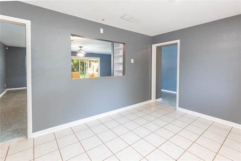 Photo 5 of 34 - 3112 Oak Bluff Dr, Orlando, FL 32827