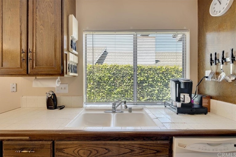 Photo 10 of 27 - 29292 Edgewood Rd, San Juan Capistrano, CA 92675