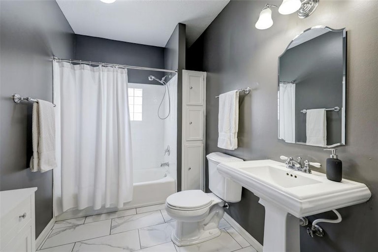 Photo 17 of 20 - 1033 E 16th St, Houston, TX 77009