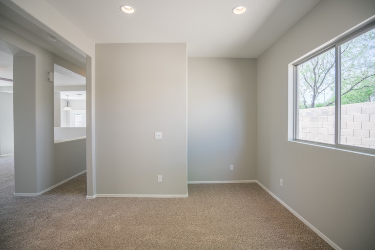 Photo 7 of 19 - 16166 N 170th Ln, Surprise, AZ 85388