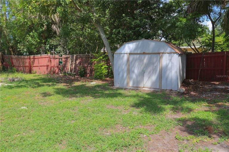 Photo 24 of 26 - 6726 12th St N, Saint Petersburg, FL 33702