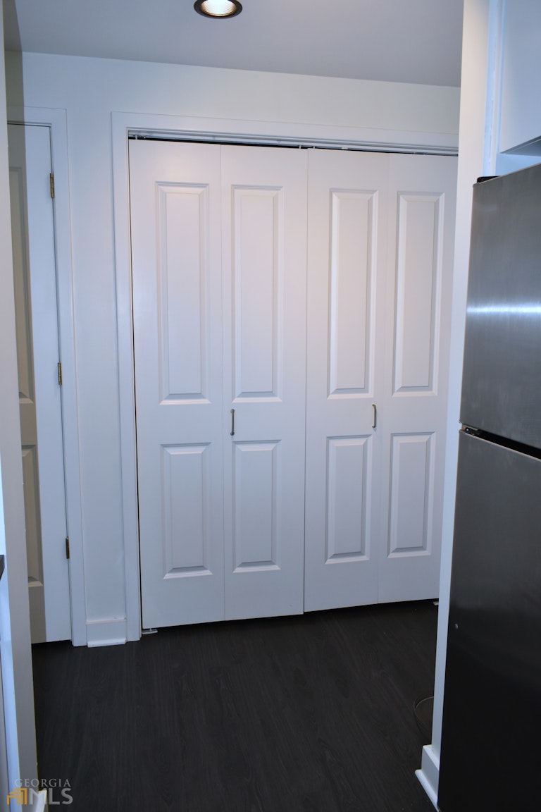 Photo 4 of 44 - 3338 Peachtree Rd NE #2101, Atlanta, GA 30326